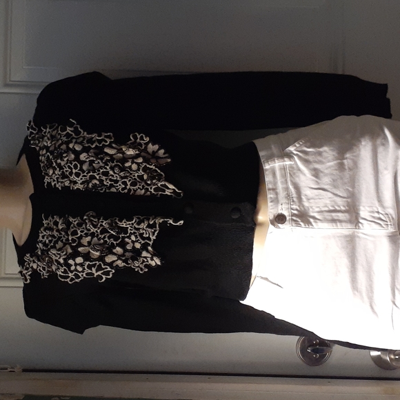 M M Couture women's sweater - Picture 2 of 9